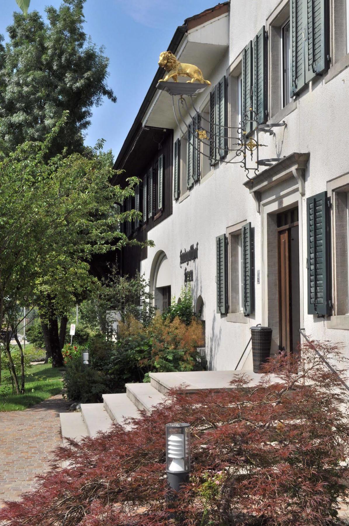 Landgasthof Leuen Uitikon エクステリア 写真